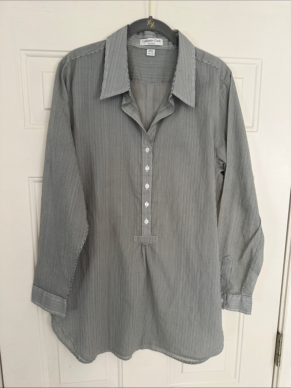 Coldwater Creek women’s Black and White Pinstripe Pullover Button Shirt